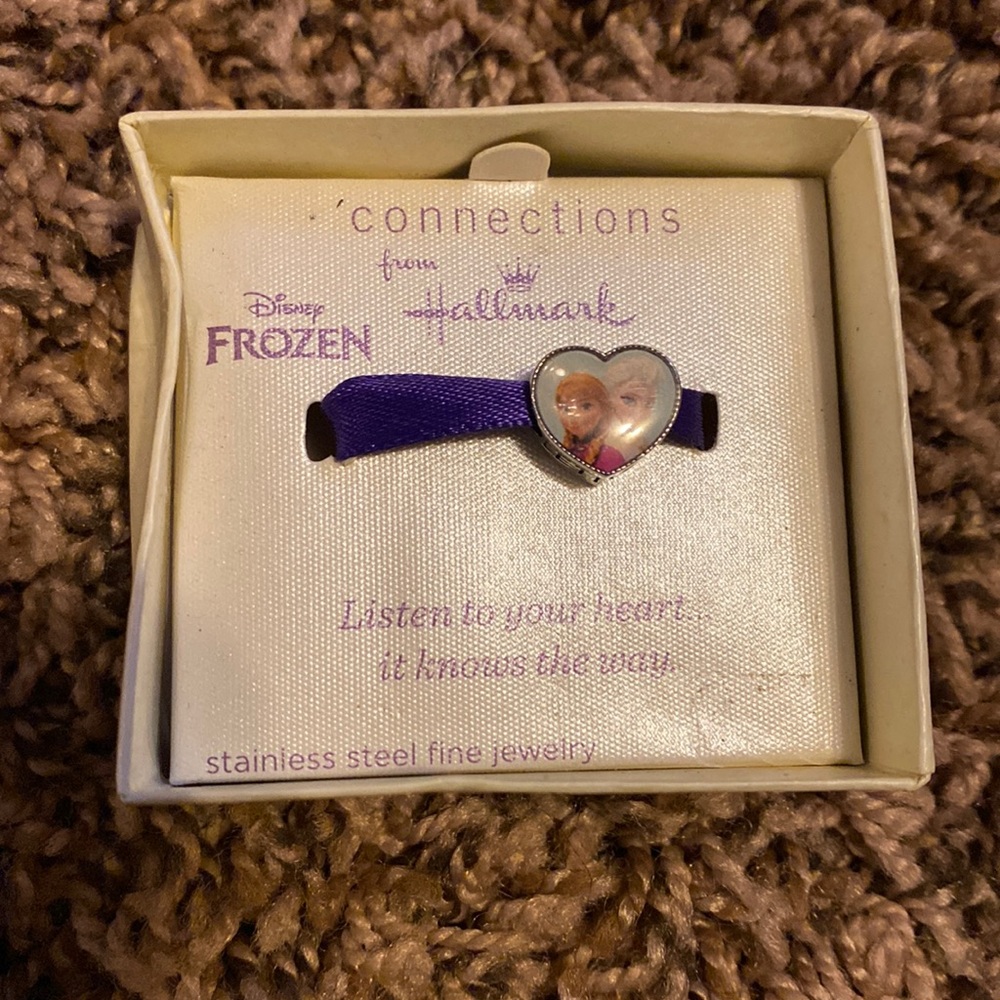 NWT Hallmark Disney Frozen heart bead